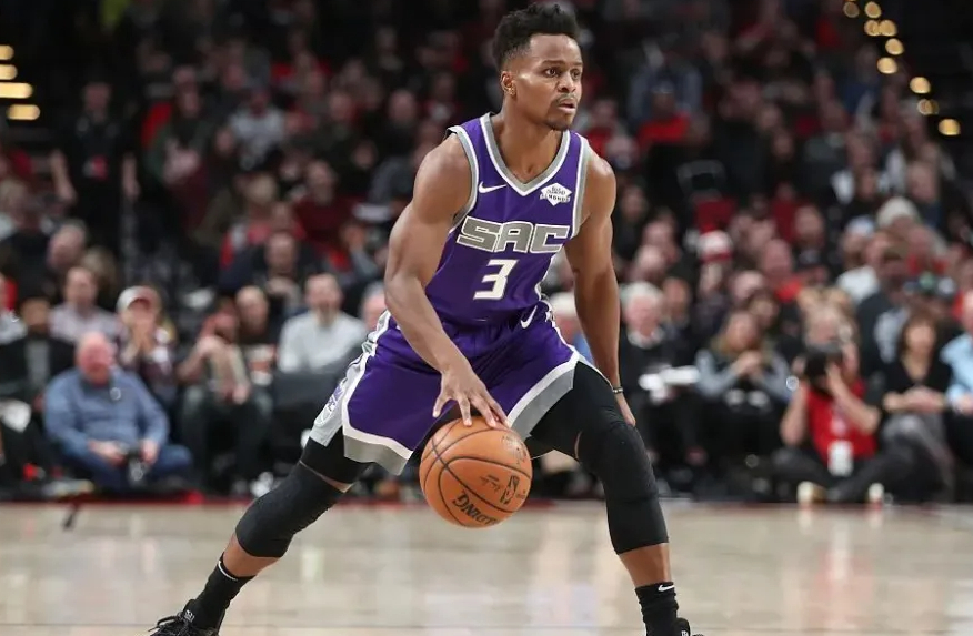 官宣!上海久事大鲨鱼宣布两名外援加盟,引发球迷热议!