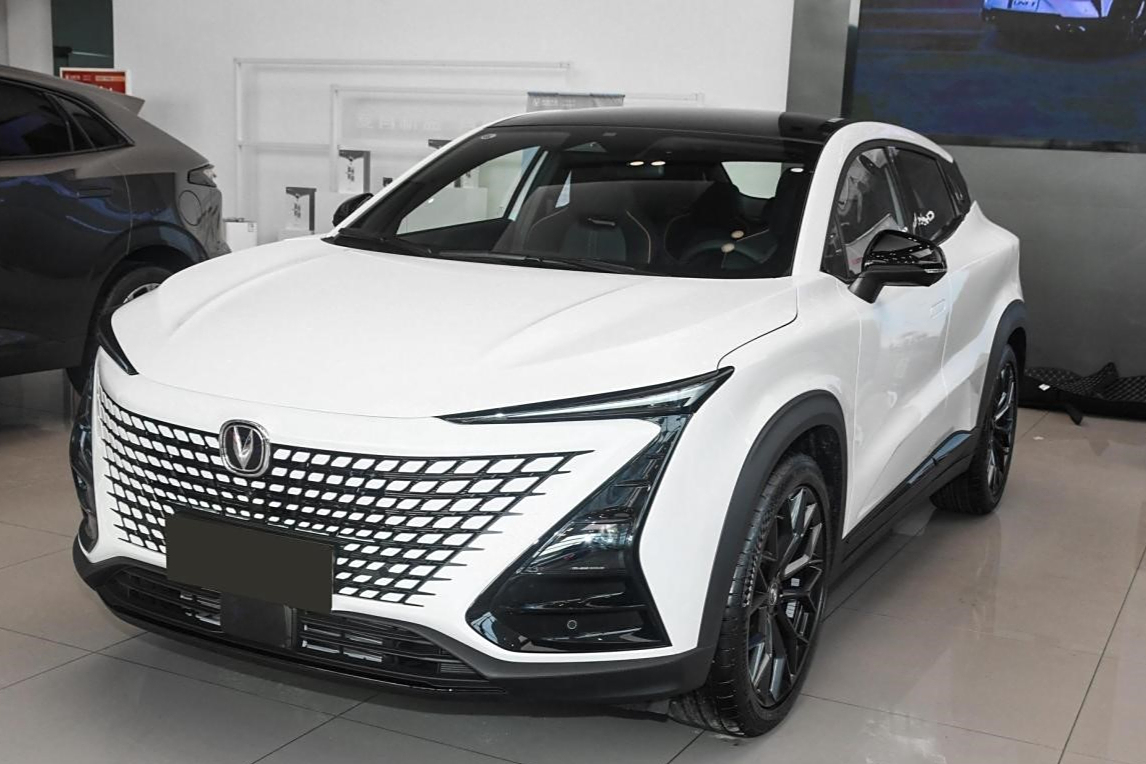 长安uni-t的新款车采用2.0t发动机,造型拉风.是我喜欢的车!