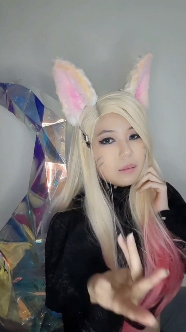 英雄联盟阿狸cos仿妆kda女团