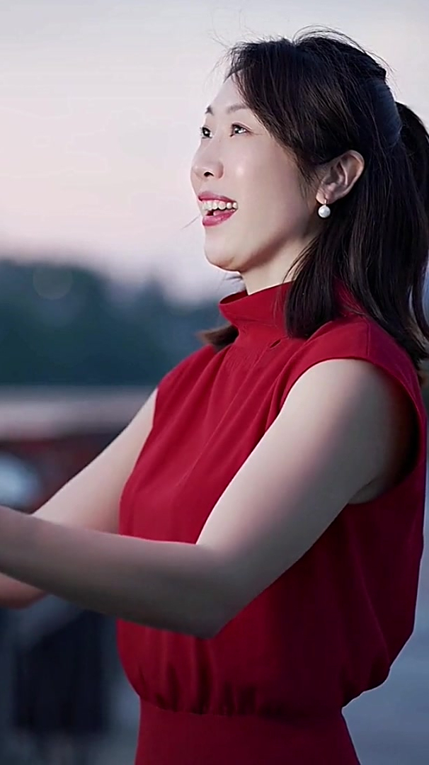 女中音张洋户外直播唱歌超级好听极力推荐