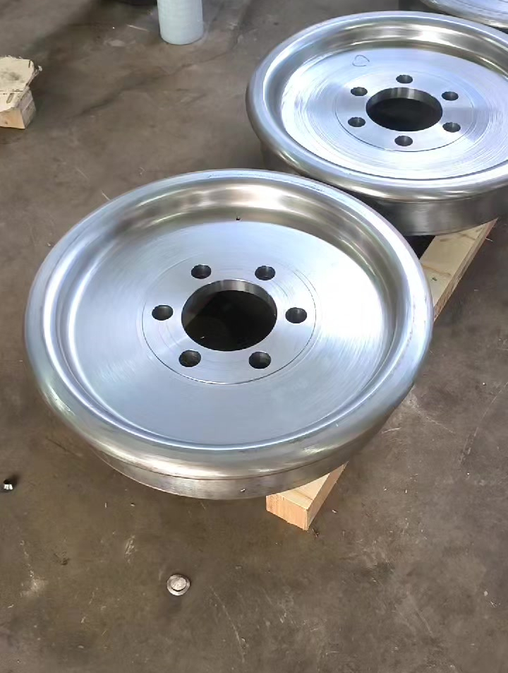 锻造大型车轮锻件