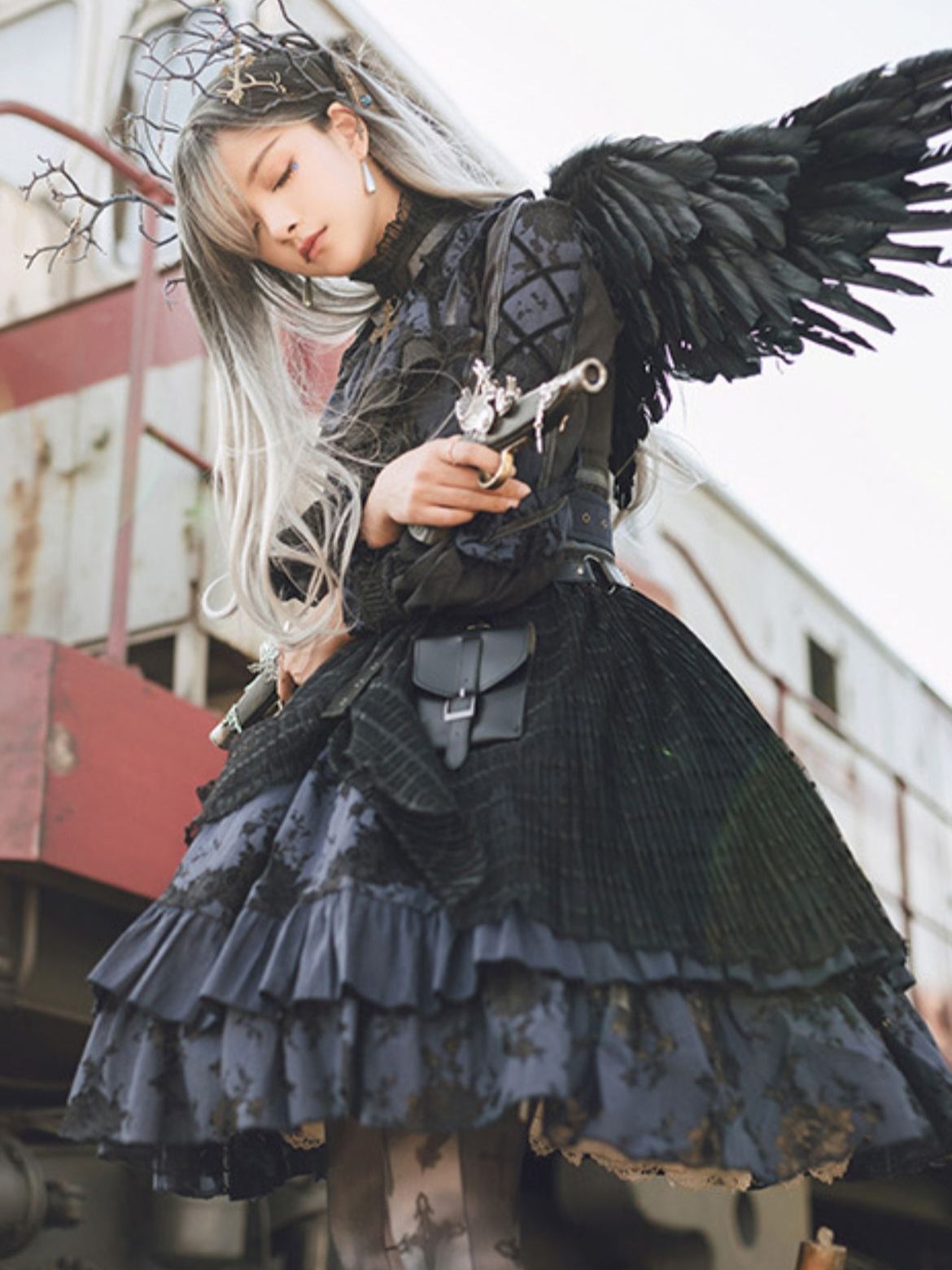 黑色洛丽塔怎么穿才不显老?瞧瞧安然的哥特风造型,时髦又高级