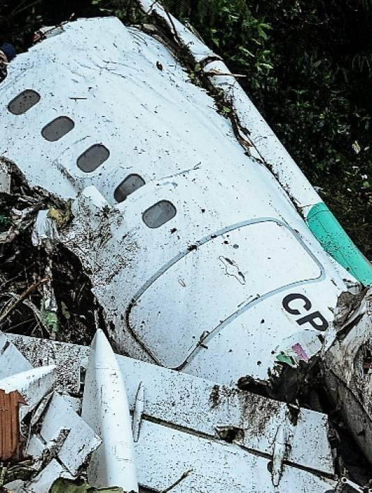 1999年上海莘庄空难现场影像,210吨重的飞机坠入居民区5-度小视