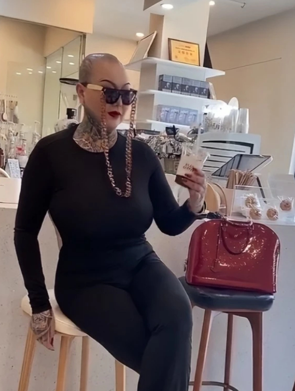 浙江第一富婆宾利姐:谁娶我送他一台宾利,后来怎么样了?4-度小视