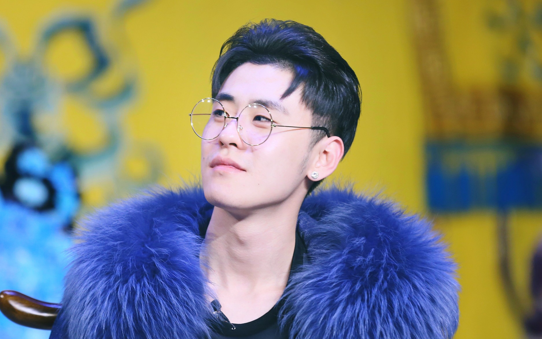 不像警告像恋爱,德云社张云雷喊话粉丝,再捉弄自己就没自拍了