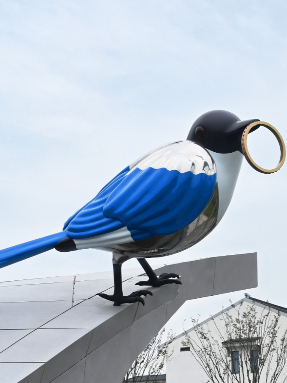 仁恒仓街 :霍夫曼《喜上眉梢》  以仓街广场为起始,国际知名公共艺术