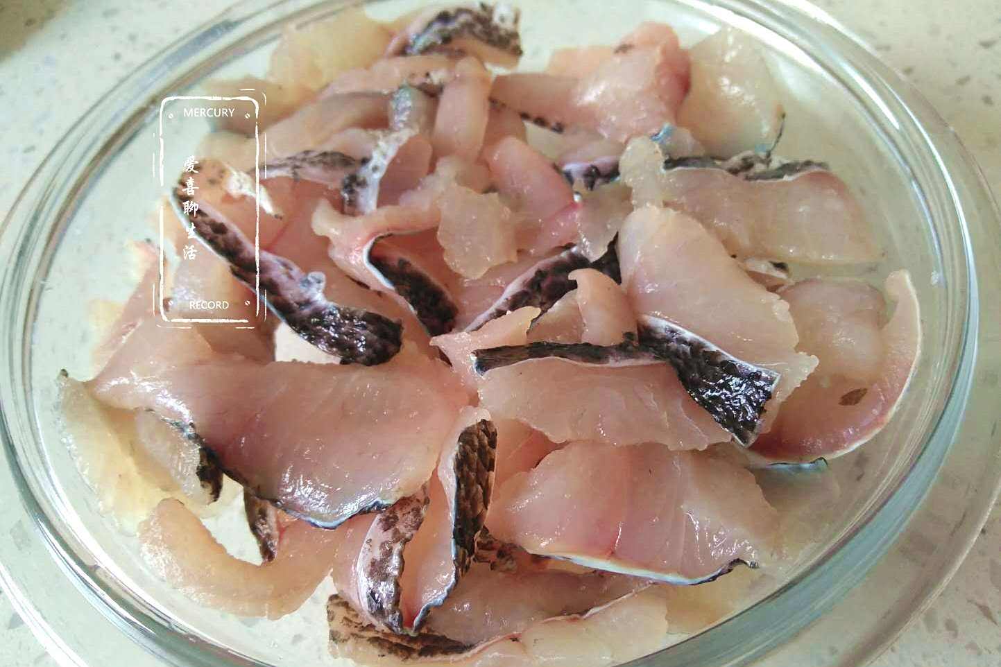 大厨不外传的黑鱼去骨去刺方法,3分钟完成,再也不用担心鱼刺了