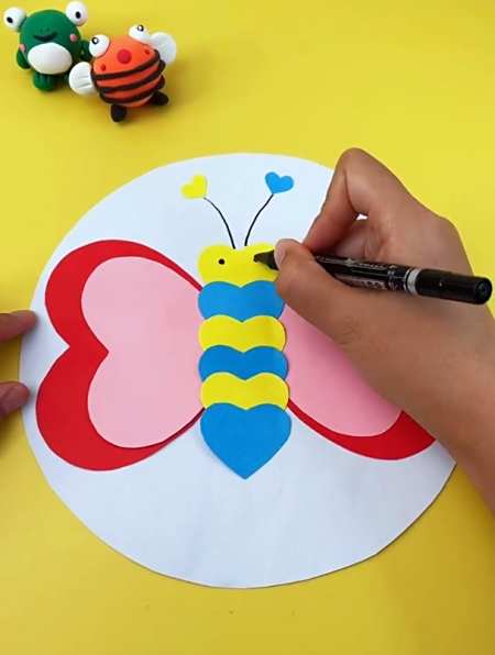 亲子手工变废为宝漂亮的蝴蝶,快带宝宝做起来吧,制作简单