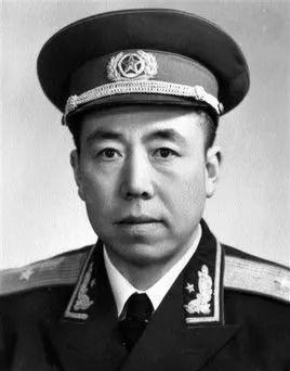 孔飞少将