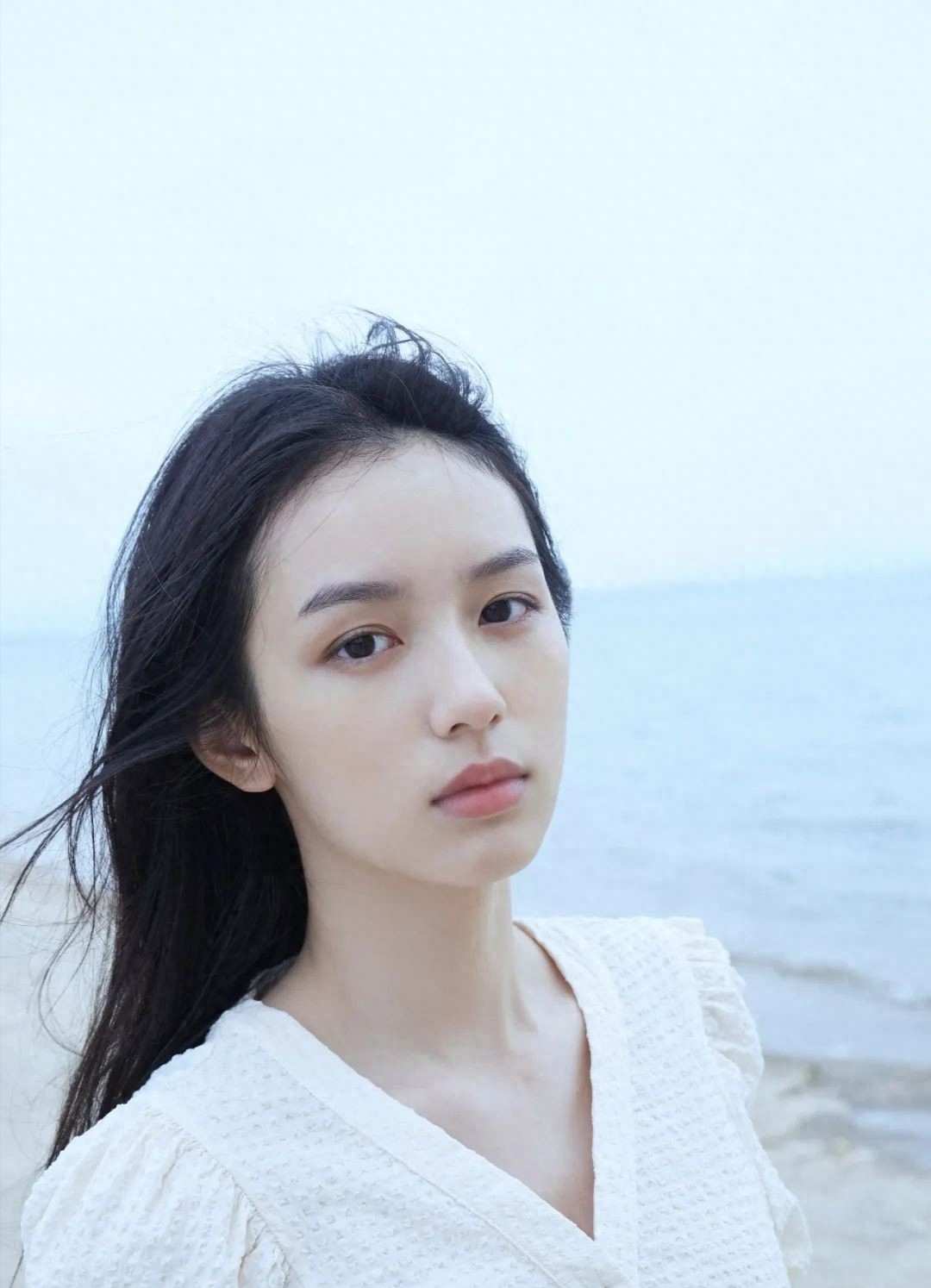 耐看的气质型女生,一般都有这6个标志性特征,长相普通也很迷人