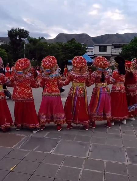 盈江苏典傈僳族舞蹈图片