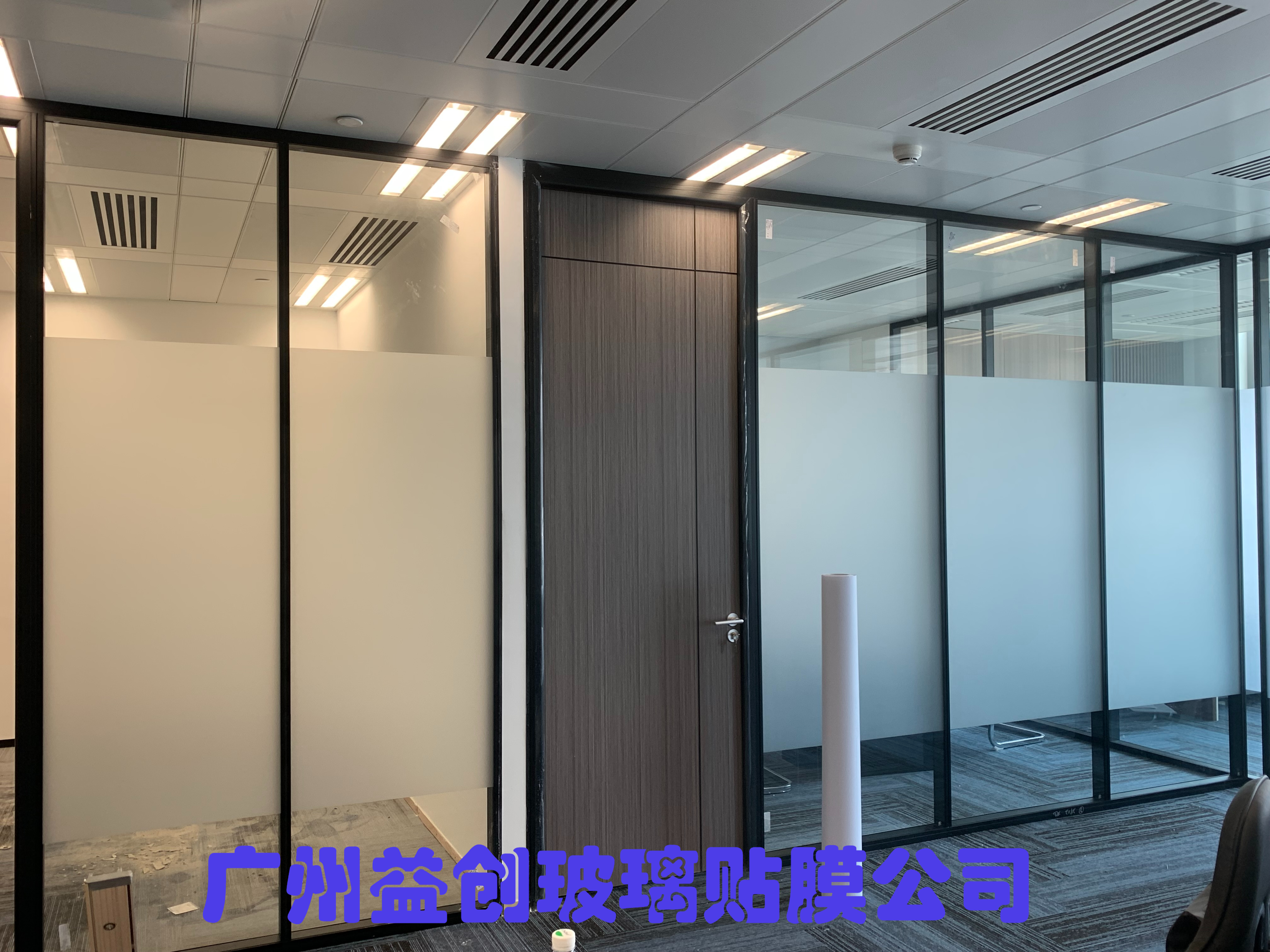 玻璃贴膜公司贴玻璃门磨砂膜怎样选择