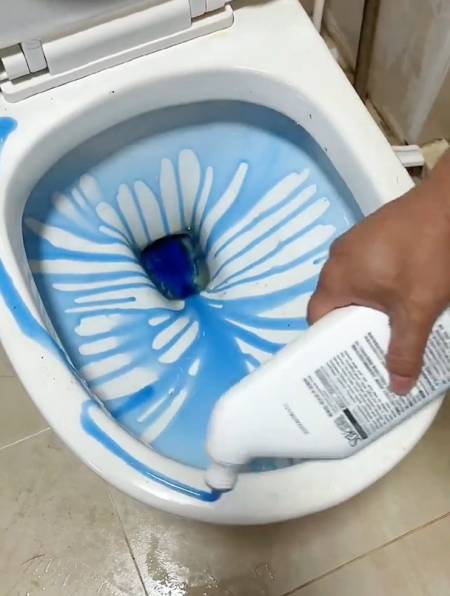 可以挂壁的洁厕灵是真的吗让你们亲眼看看千万不要被忽悠了