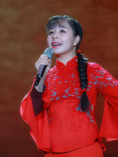 王二妮红了不忘本事业巅峰时嫁农村丈夫如今她过得怎么样了5