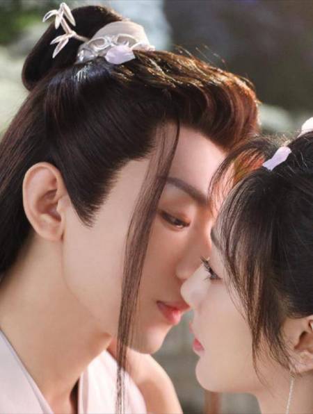 成毅被问:戏外也暗恋杨紫吗?注意他下意识的反应,难掩心动2-度小视