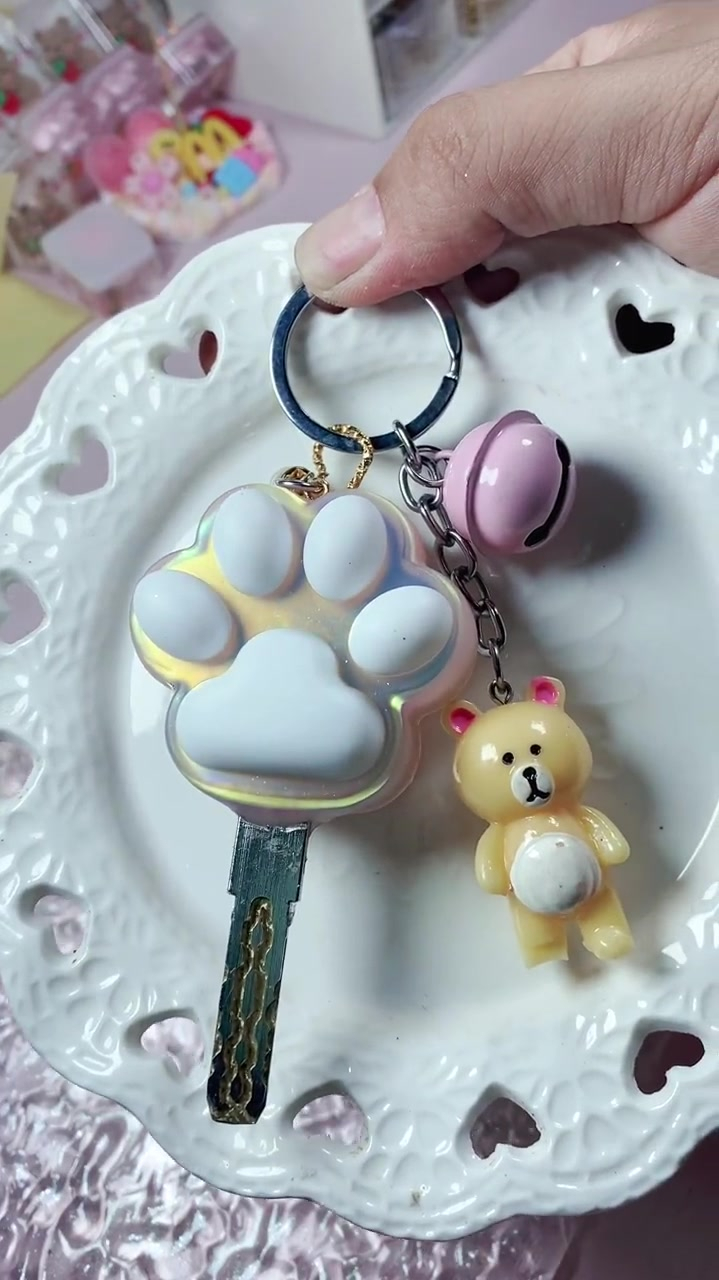 滴胶手作猫爪钥匙扣