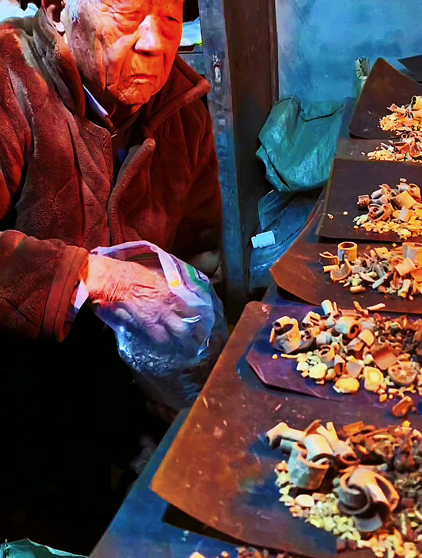 92岁的老中医全凭手感去抓药,这才是我们要学习的中医