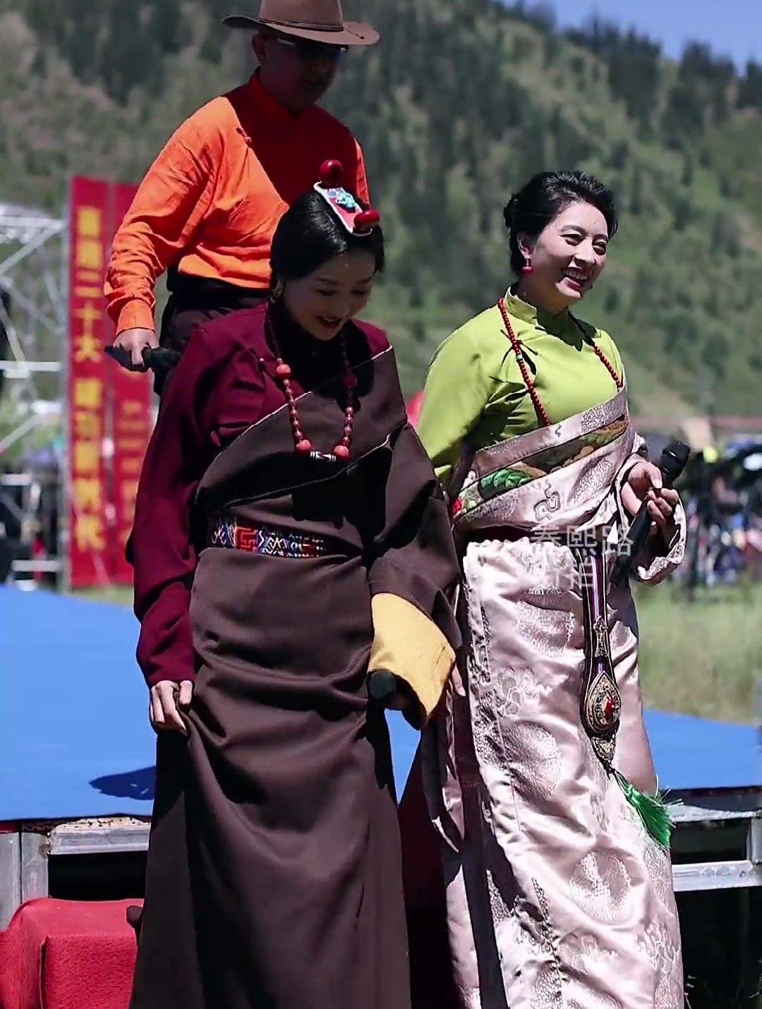 康巴卫视走进西藏昌都类乌齐 藏族美女当家花旦