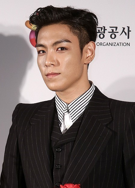 o.p登香港杂志封面,预告回归,没有分享韩语的杂志内容引关注