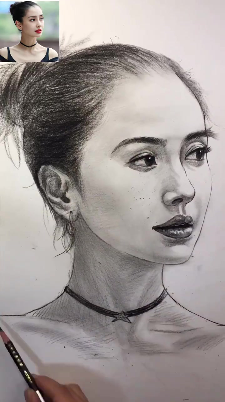 杨颖最新肖像画是不是被惊艳到了