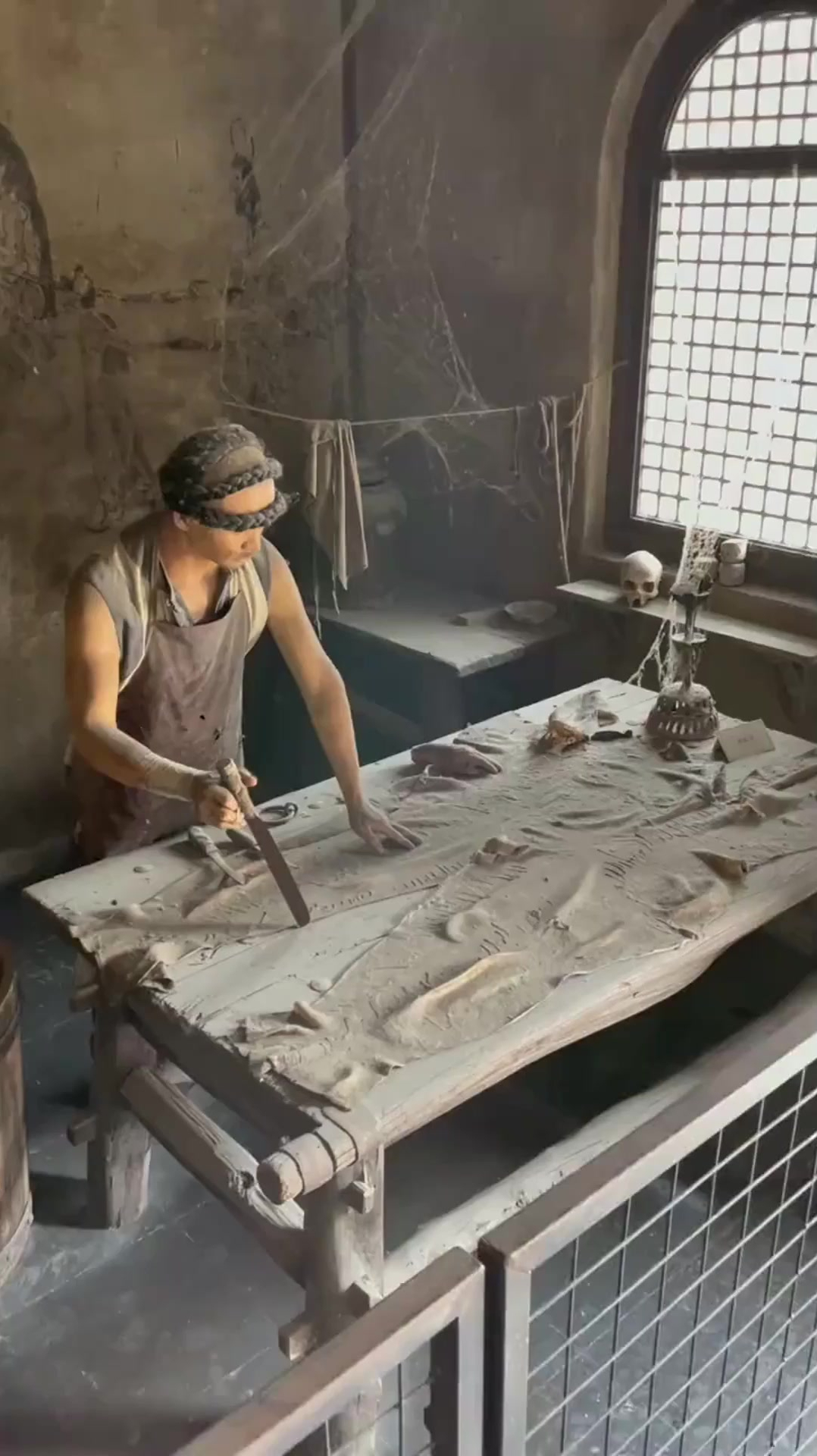 古代刑罚惩治人贩子的剥皮酷刑到底有多残忍呢