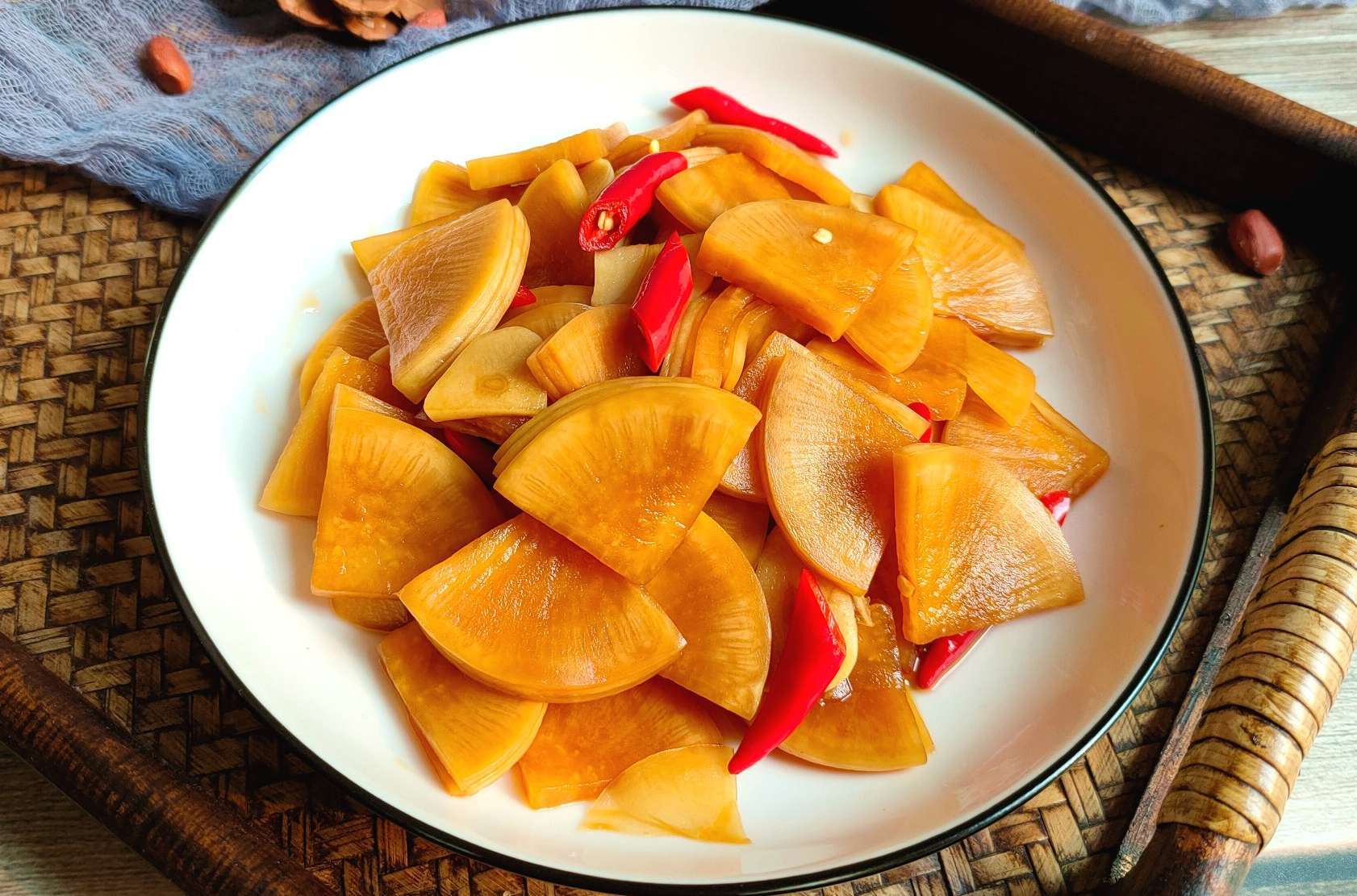 酒店里的秘制酱萝卜配方,口味酸甜嘎嘣脆,能下酒能下饭,特省事