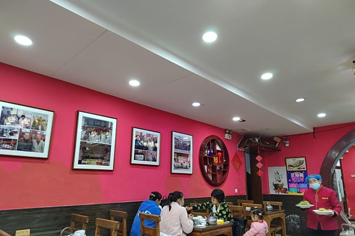 来济南必吃的老字号鲁菜馆,人均60元,招牌菜多,味道正宗菜量大