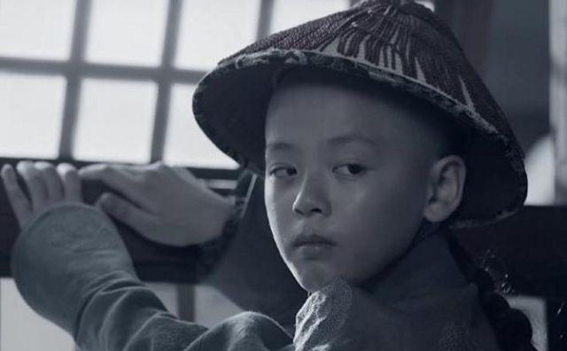 清末大太监小德张的结局如何,建国后,有人看到他在天津卖炸果子