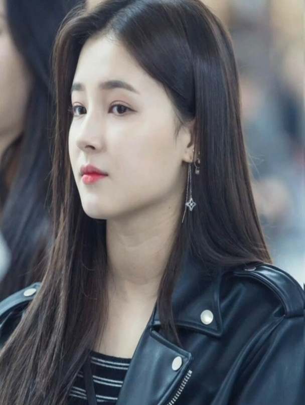 韩国歌手南希真是耐看