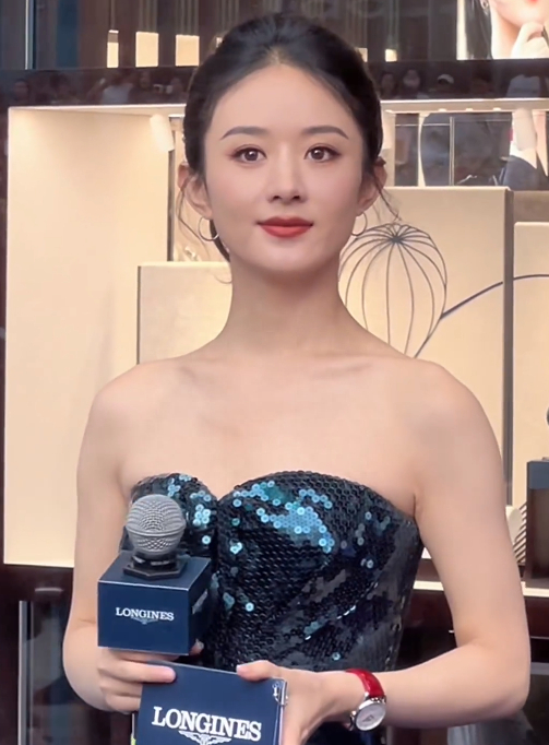 女星活动生图全露怯杨颖法令纹赵丽颖黑眼圈刘诗诗也没扛住