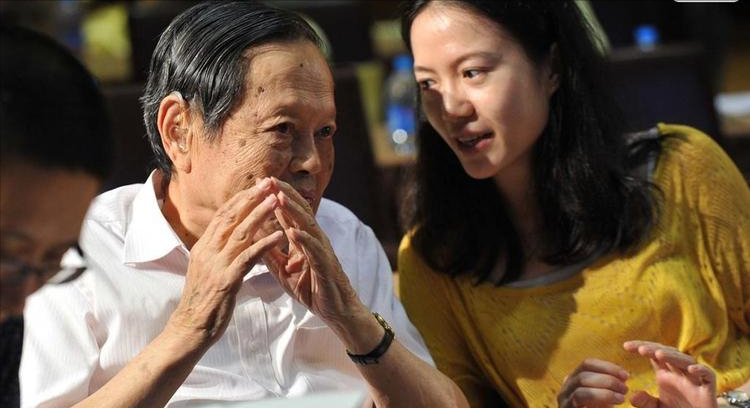 回顾杨振宁的一番言论导致翁帆被指认为日本间谍真相如何