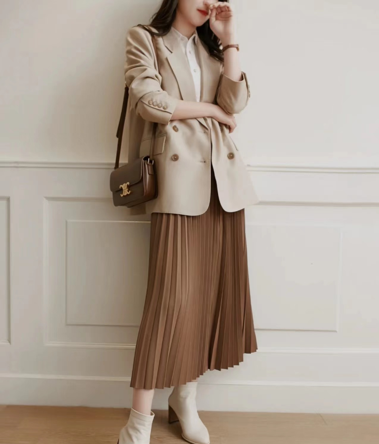 卡其色裙子最佳颜色搭配