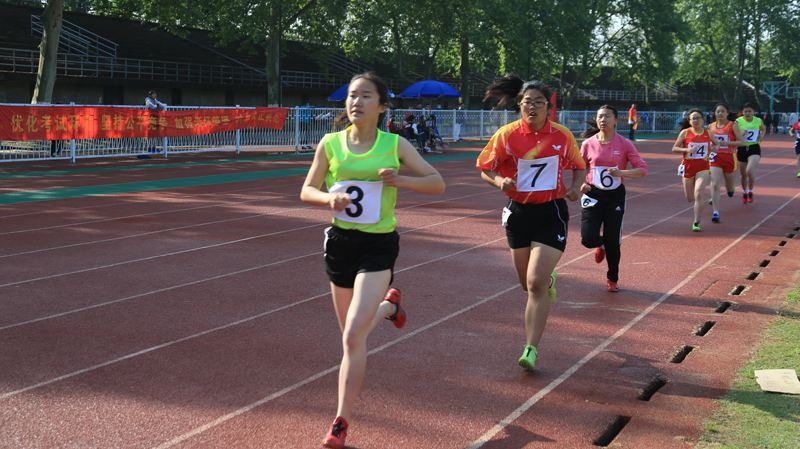 体力很差的女生如何练习跑800米