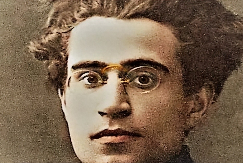 浅析威廉斯关于文化领袖地位的观点