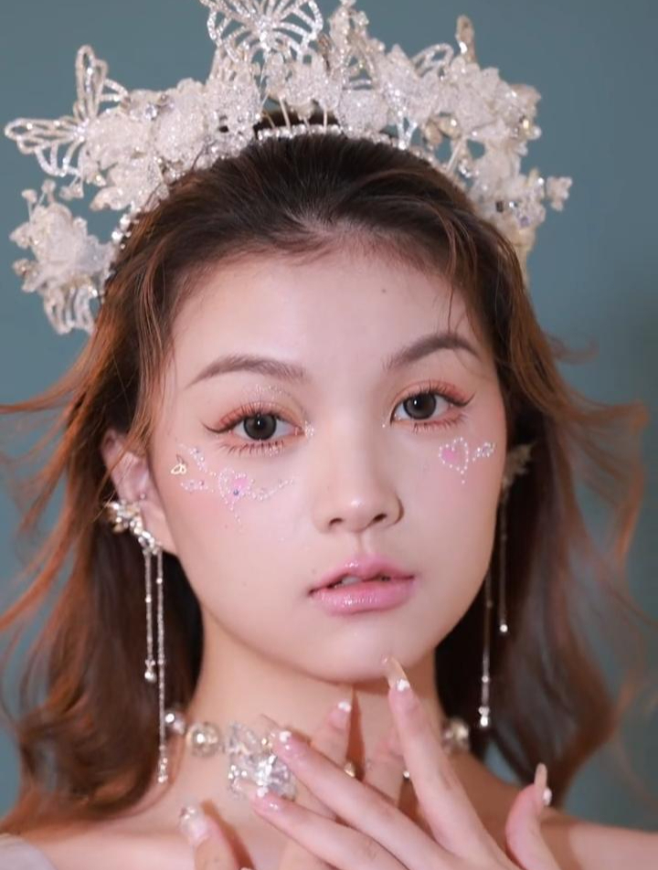 创意妆容:珍珠点缀的爱心,是见你的满心欢喜落在脸上