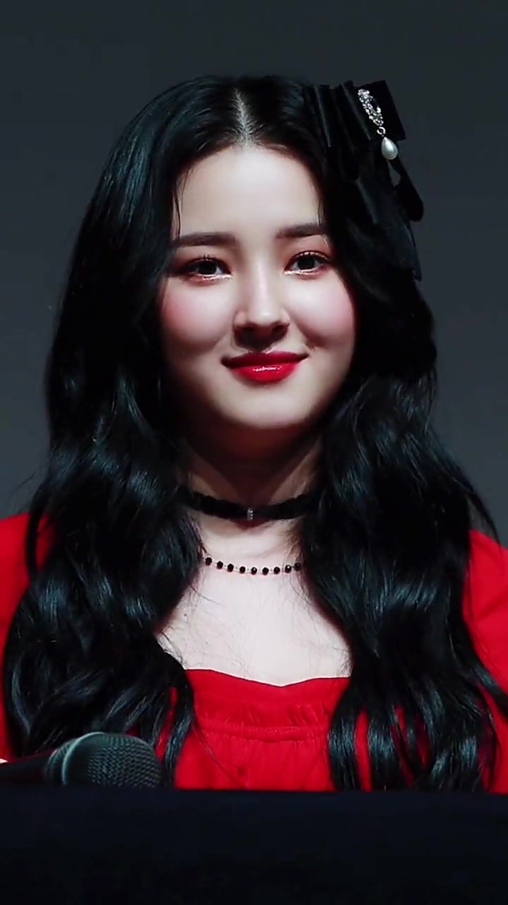 当我遇见李承利就为她着迷了