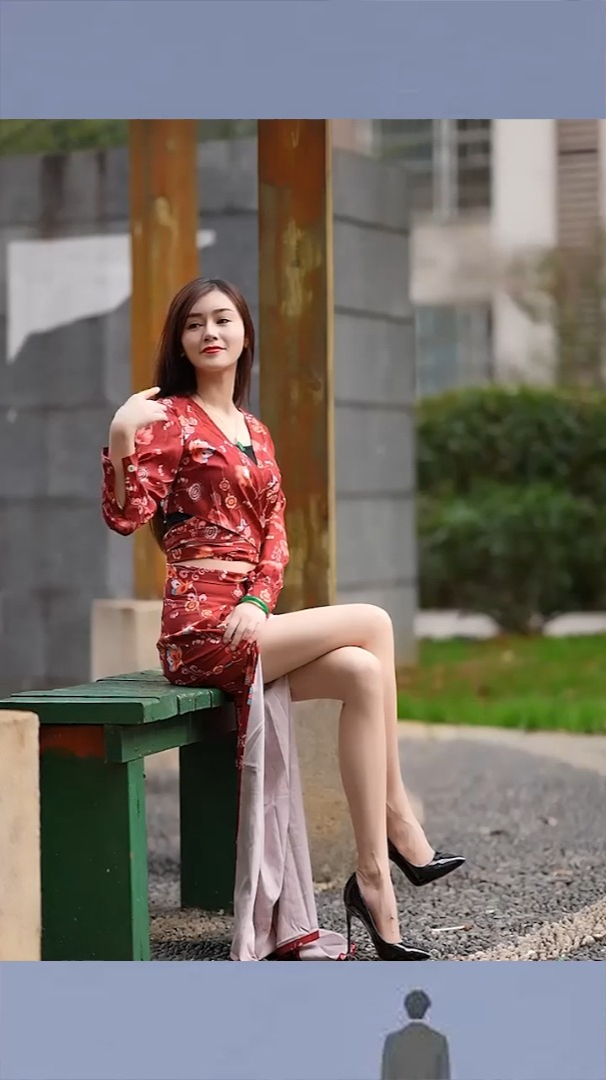 梦中女神:美女气势非凡