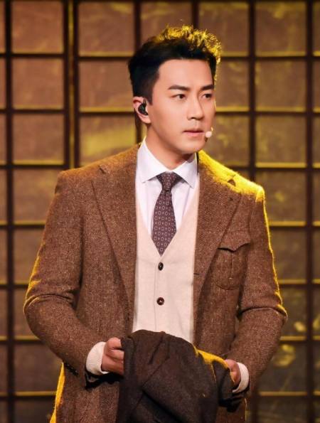 48岁刘恺威被爆将二婚,细看与杨幂离婚后的资产,他可精着呢-度小视