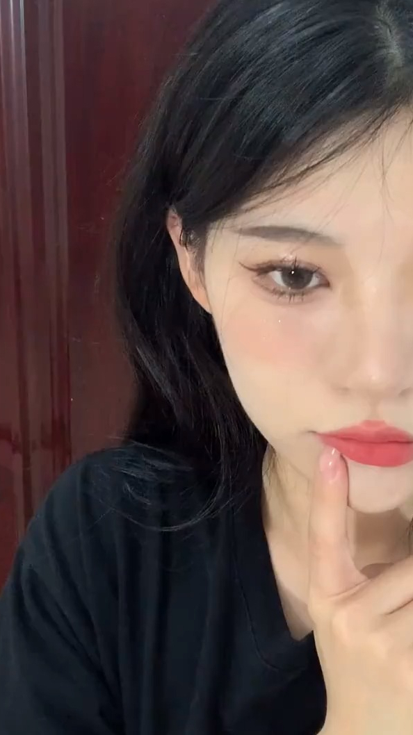 浓艳系小野猫妆妆容拉长眼睛一绝