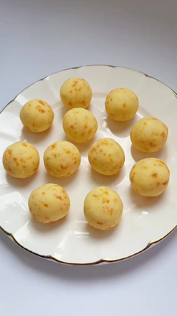 苹果山药蛋黄球,软软糯糯,没有牙的宝宝也能吃,健脾养胃好消化