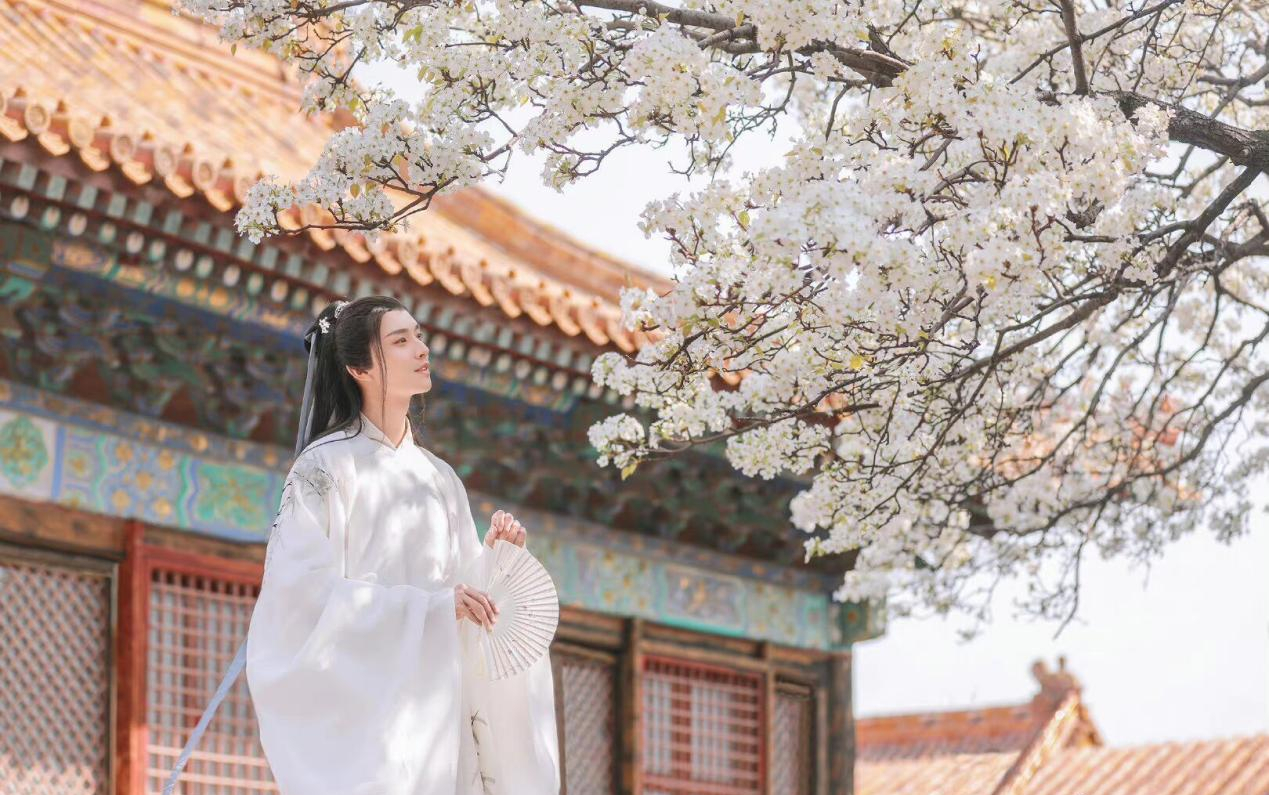 穿汉服的男生有多好看?瞧瞧"古风圈"的妖扬,你就知道了