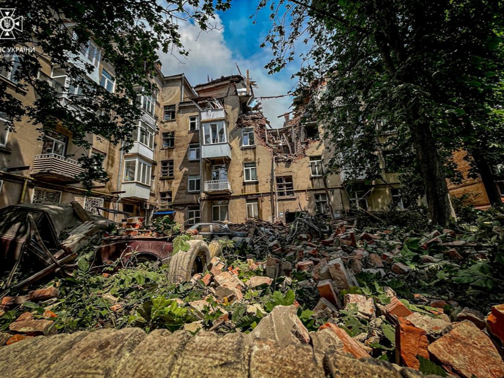 官员称乌克兰苏梅市遭到四架无人机袭击 我们现在掌握了有关导致苏梅