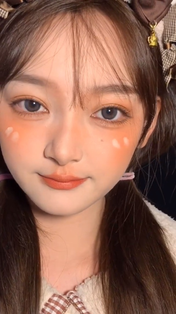 甜心小熊妆容教程来啦敲详细的眼妆教程哇r