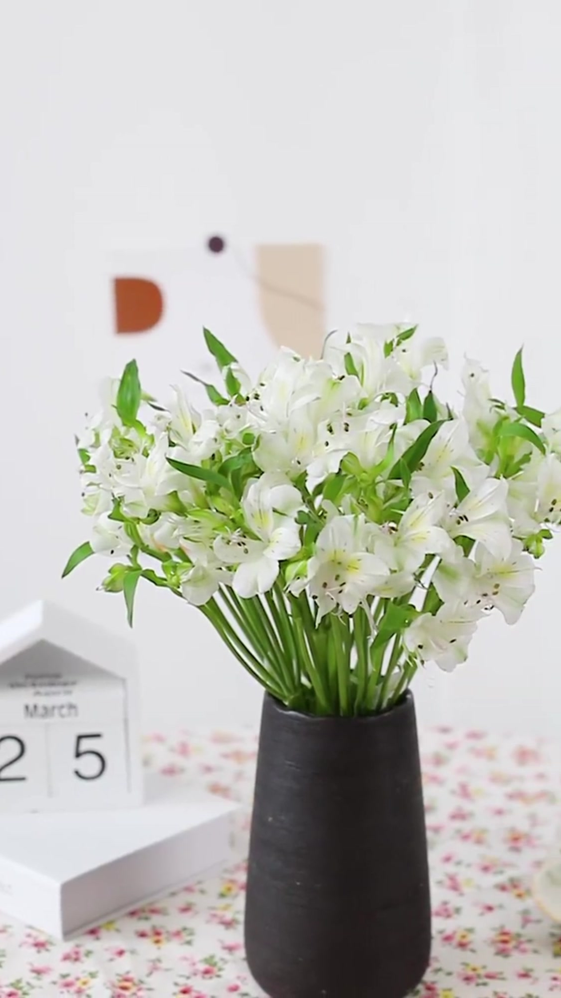 白色水仙百合插花教程