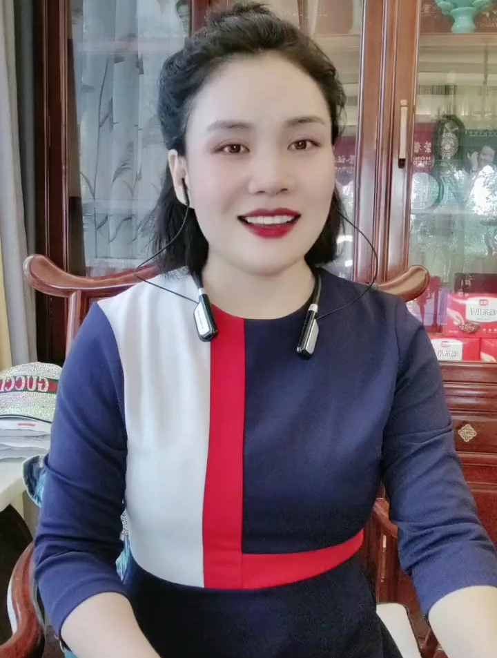 山东姑娘袁庆直播唱歌,歌声优美动听,欢迎大家观看