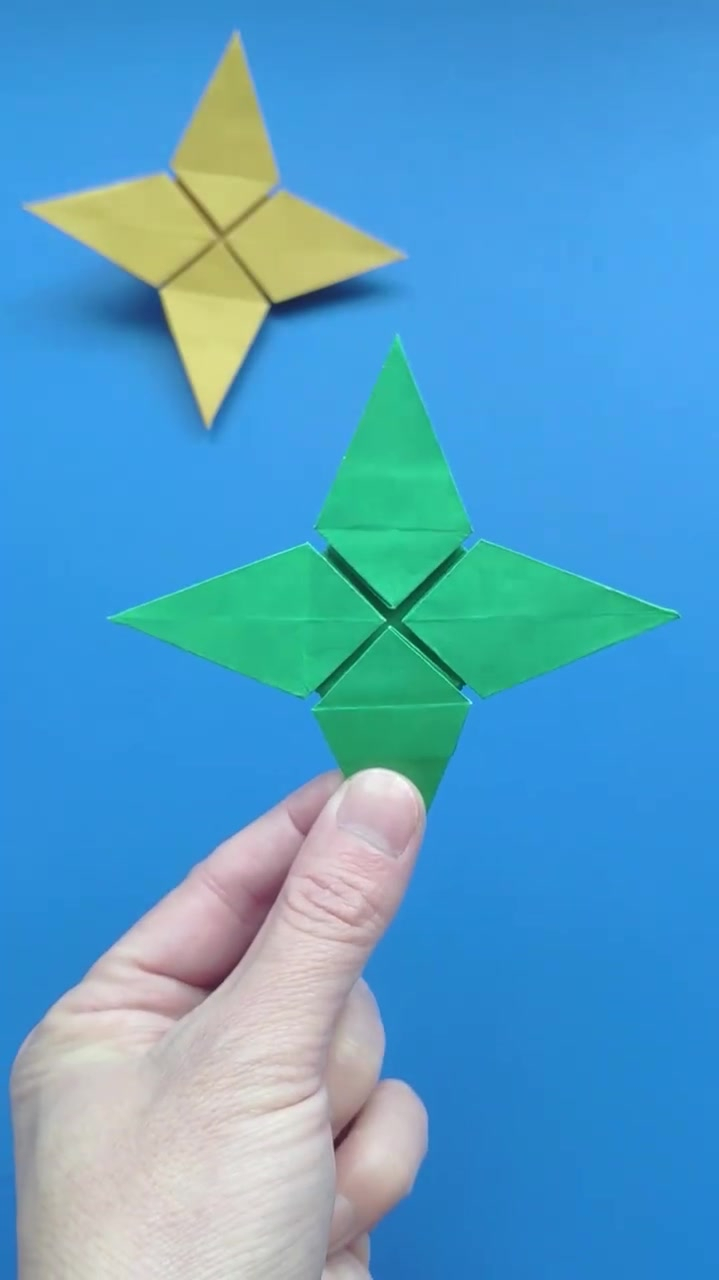 手工折帅气的十字梅花镖,diy手工制作,折纸教程