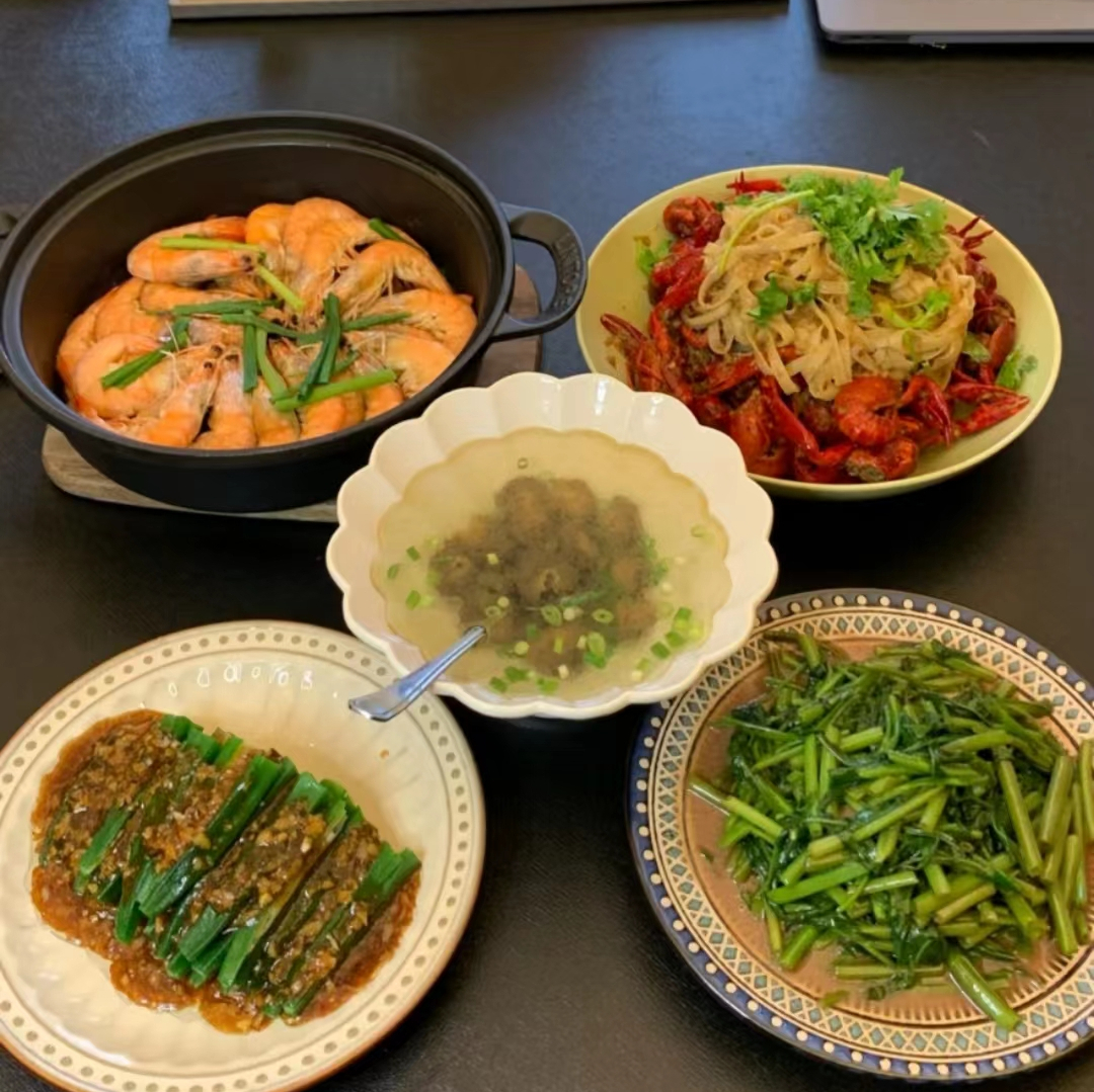 天津妈妈晒一家三口晚餐,4菜一汤不浪费,网友:营养美味真丰盛