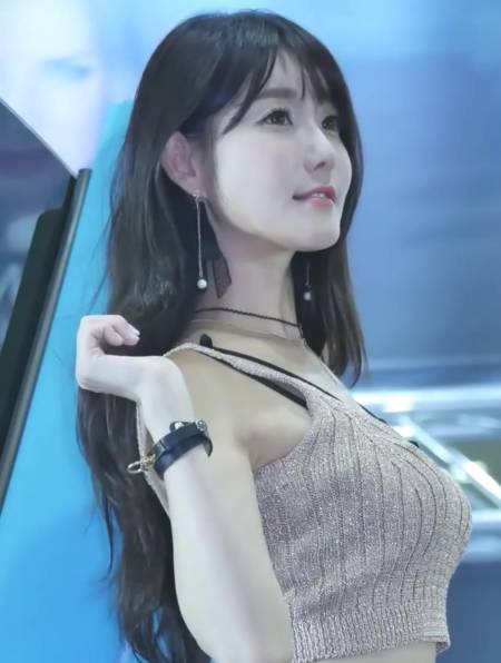 韩国美女崔瑟琪,精彩视频第92弹,精致容颜魔鬼身材,魅力十足