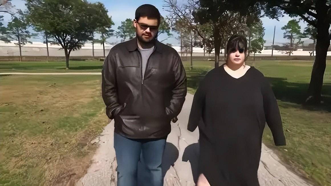 23岁女孩重600斤长出象腿长相似明星减肥后却被男友抛弃