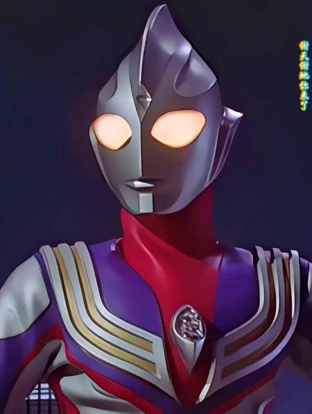 近距离欣赏男神颜值,迪迦奥特曼三种形态,这才是无死角的帅气!-度小视